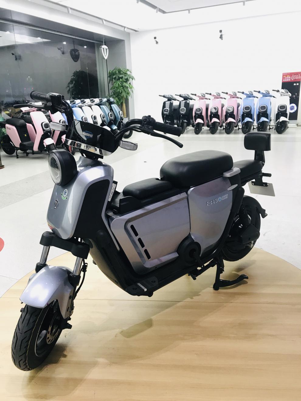 台铃v30中置箱电动车智版改装专用大容量前置储物箱兼儿童座椅 阳光黄