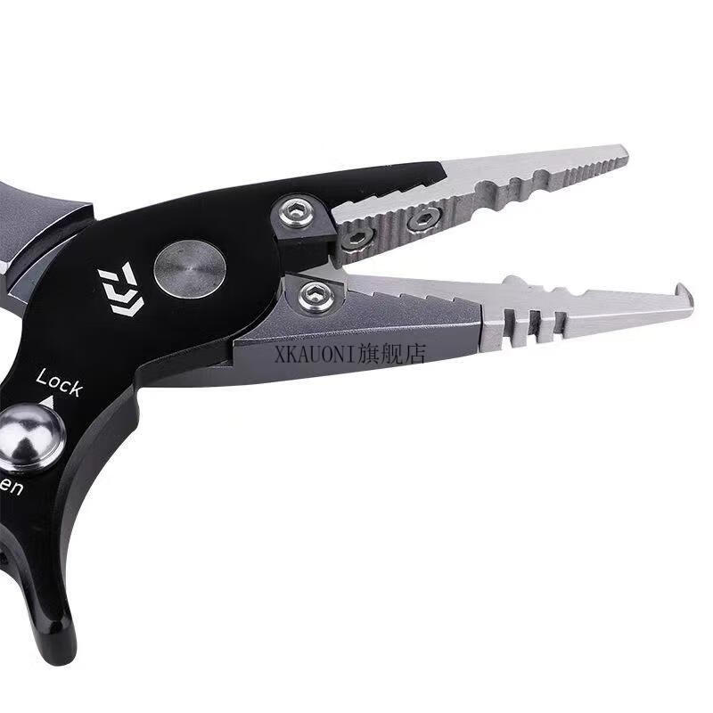 2022新款达瓦路亚钳子日本达瓦20新款控鱼器200h钛合金带锁多功能路亚