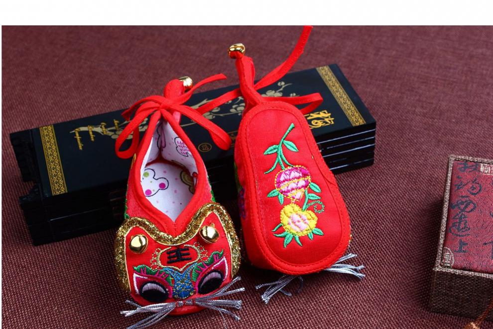 鞋婴儿满月周岁男宝宝女孩软底老布鞋千层底手工鞋子传统 虎头铃铛鞋