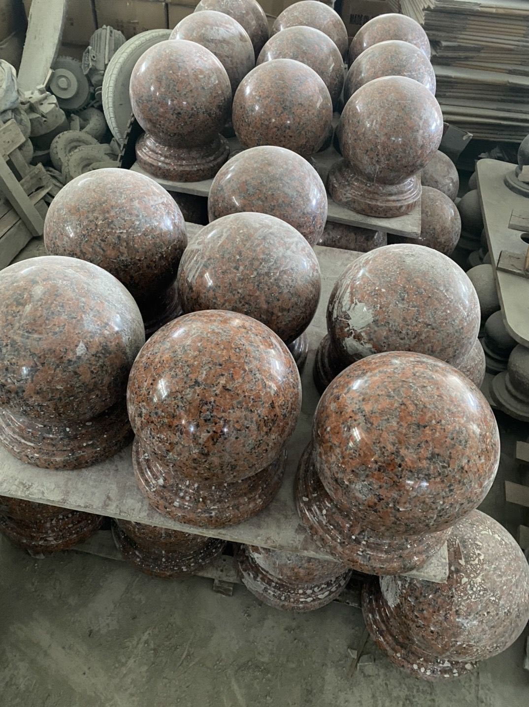 石雕天原石花岗岩厂家批发石雕石球圆球路障球栏杆球石球 枫叶红直径