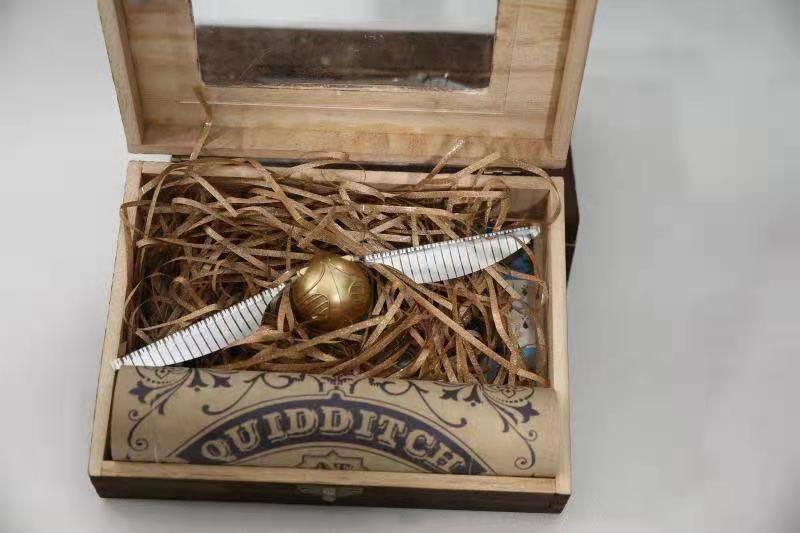 哈利波特周边金色飞贼圆球可动摆件会飞的魁地奇电动翅膀可控制摆件