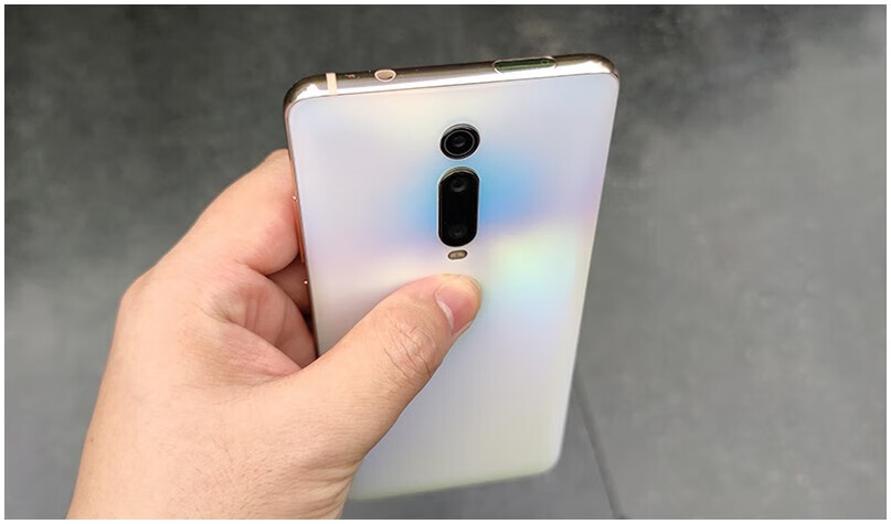 红米k20,红米k20 pro,红米k20 pro尊享版这款是钢化玻璃替换后盖,不是