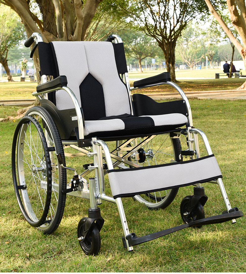 手动轮椅折叠轻便加宽多功能铝合金老年人手推代步车kc4升级款实心胎