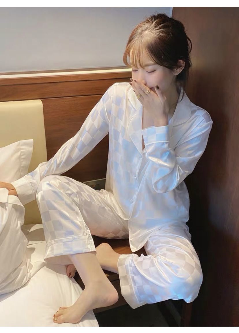 女士夏季睡衣睡衣女春秋冰丝长袖网红性感时尚洋气夏季套装家居服薄款