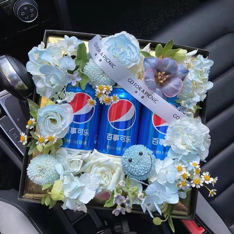 百事可乐花束全国同城专人配送礼盒上海养乐多成品旺仔牛奶生日店碎碎