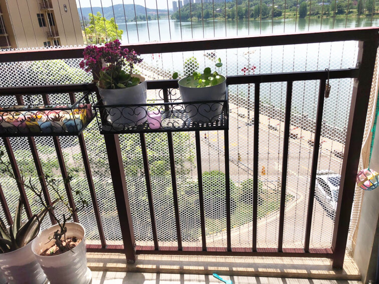 防坠网塑料网小孔阳台封窗防猫网阳台封窗格围栏网阳台儿童防护网新料