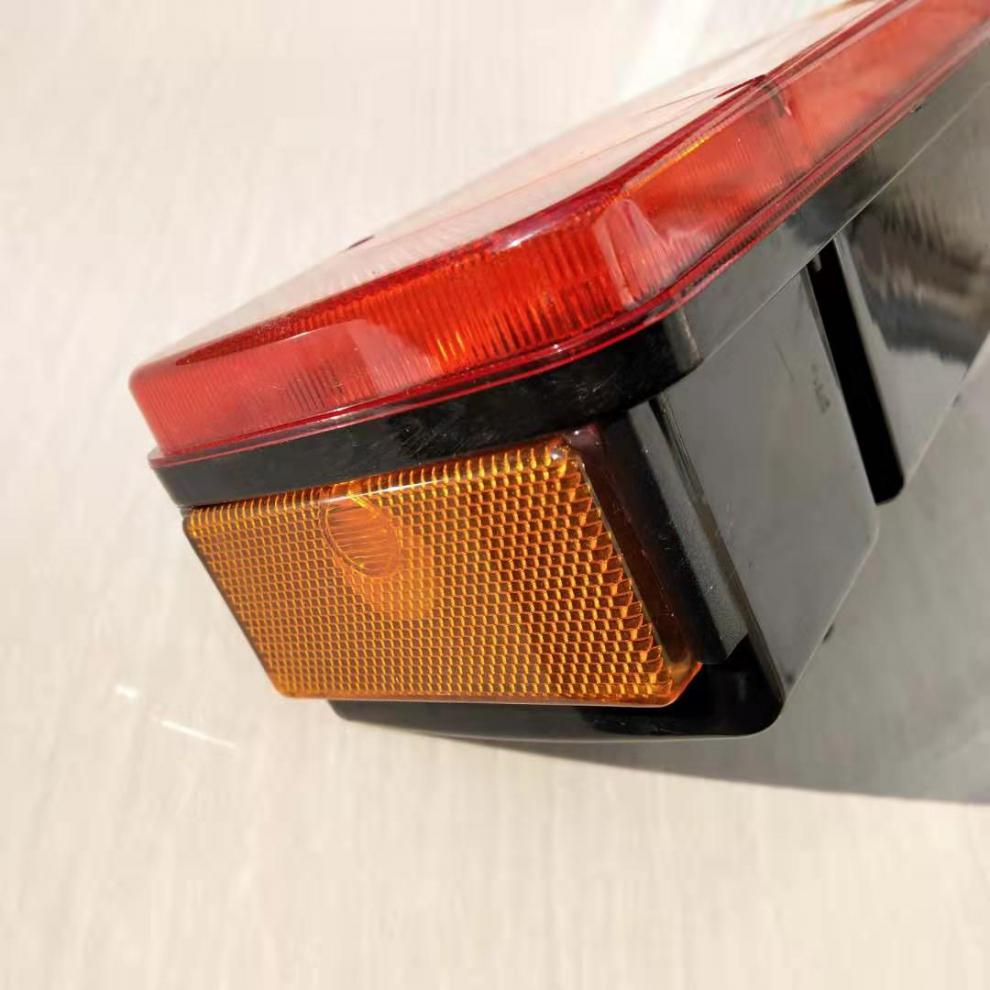 适用于东风天锦后尾灯总成led电子灯泡款天锦原车配件货车后尾灯led款