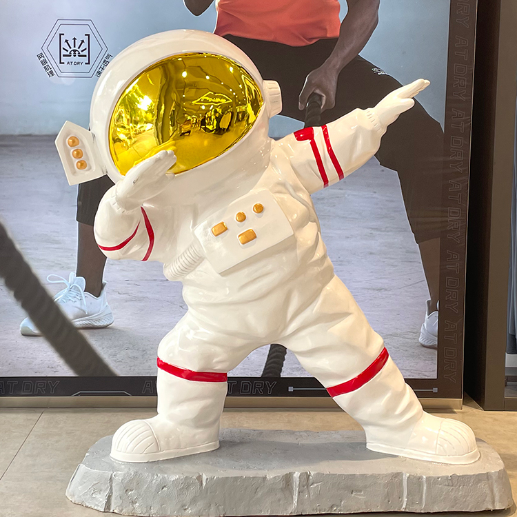 太空人宇航员卡通雕塑定制商场售楼处玻璃钢户外装饰落地美陈摆件 拉