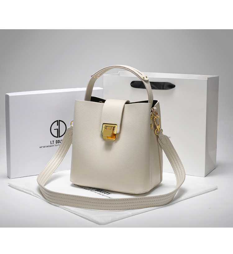 正确版本香港itgdledy水桶包2021大包包女2020新款潮百搭单肩包大容量