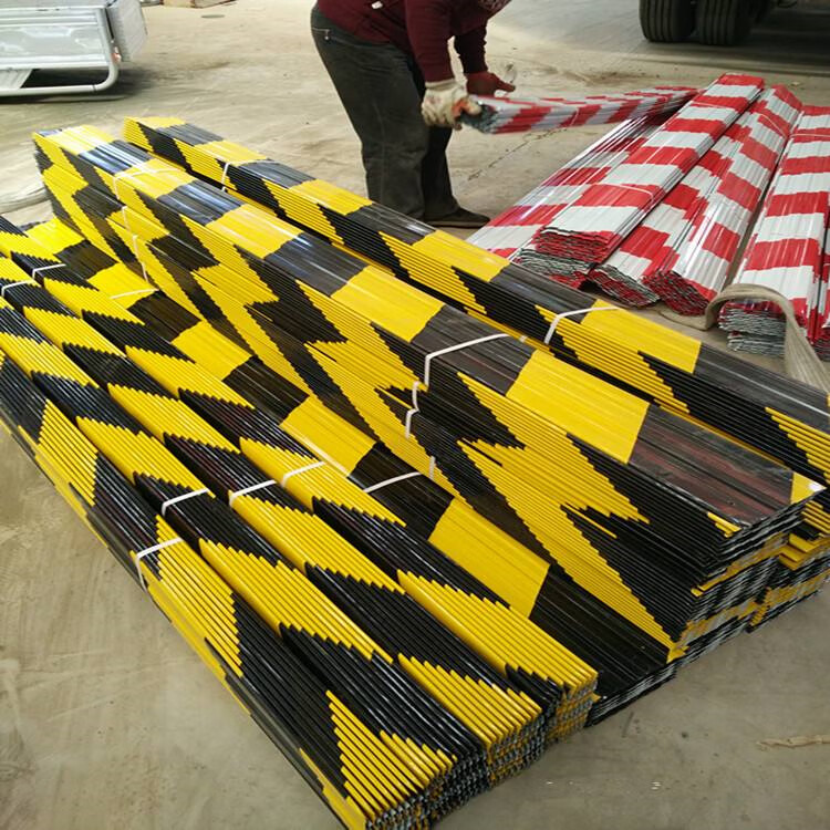 建筑工地挡脚板 建筑脚手架踢脚板楼层隔离警示条外架挡脚线镀锌铁皮