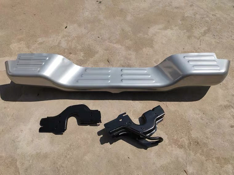 适配江西五十铃瑞迈皮卡后保险杠瑞迈皮卡全铁后杠五十铃瑞迈白色