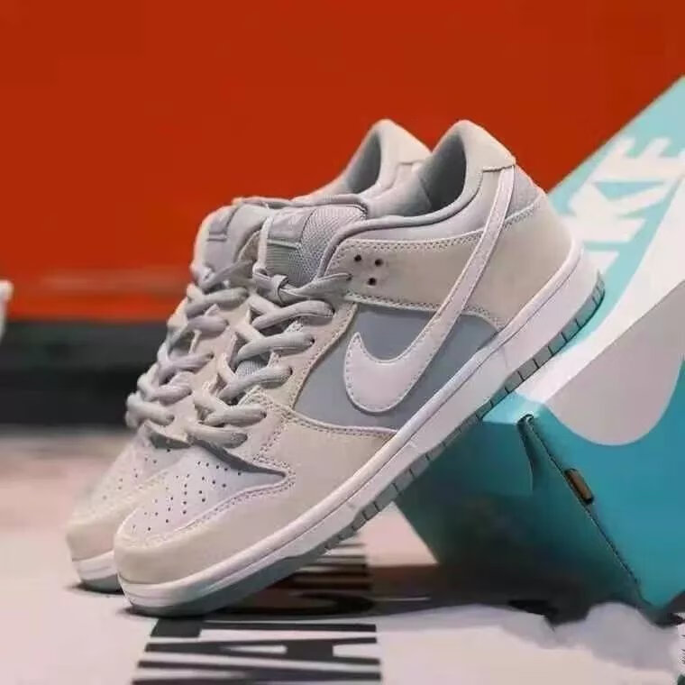 xrmr品牌【莆田纯原】sbdunk纯原白黑生胶经典北极狐低帮板鞋女情侣