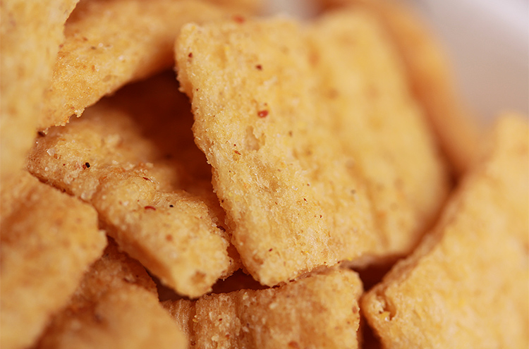 小米锅巴麻辣味好吃的小时候的小零食小时候的儿时小包装小吃 锅巴