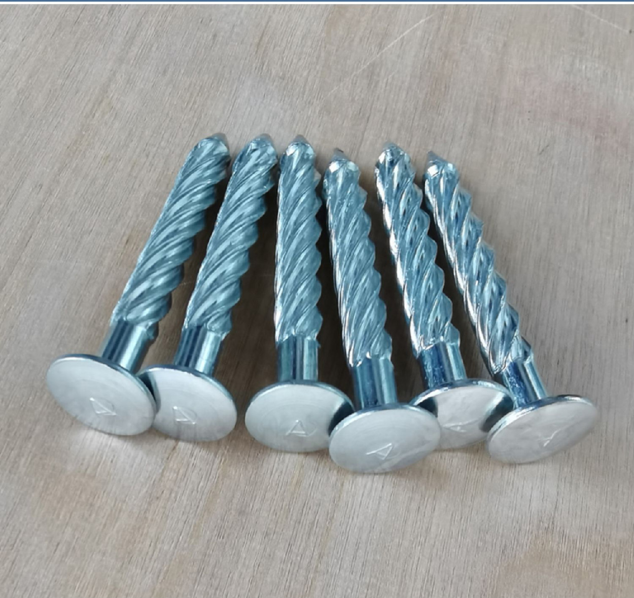 螺纹钉镀锌圆头敲击自攻麻花钉防盗网轻钢龙骨水泥钢钉螺旋地板钉 m8*