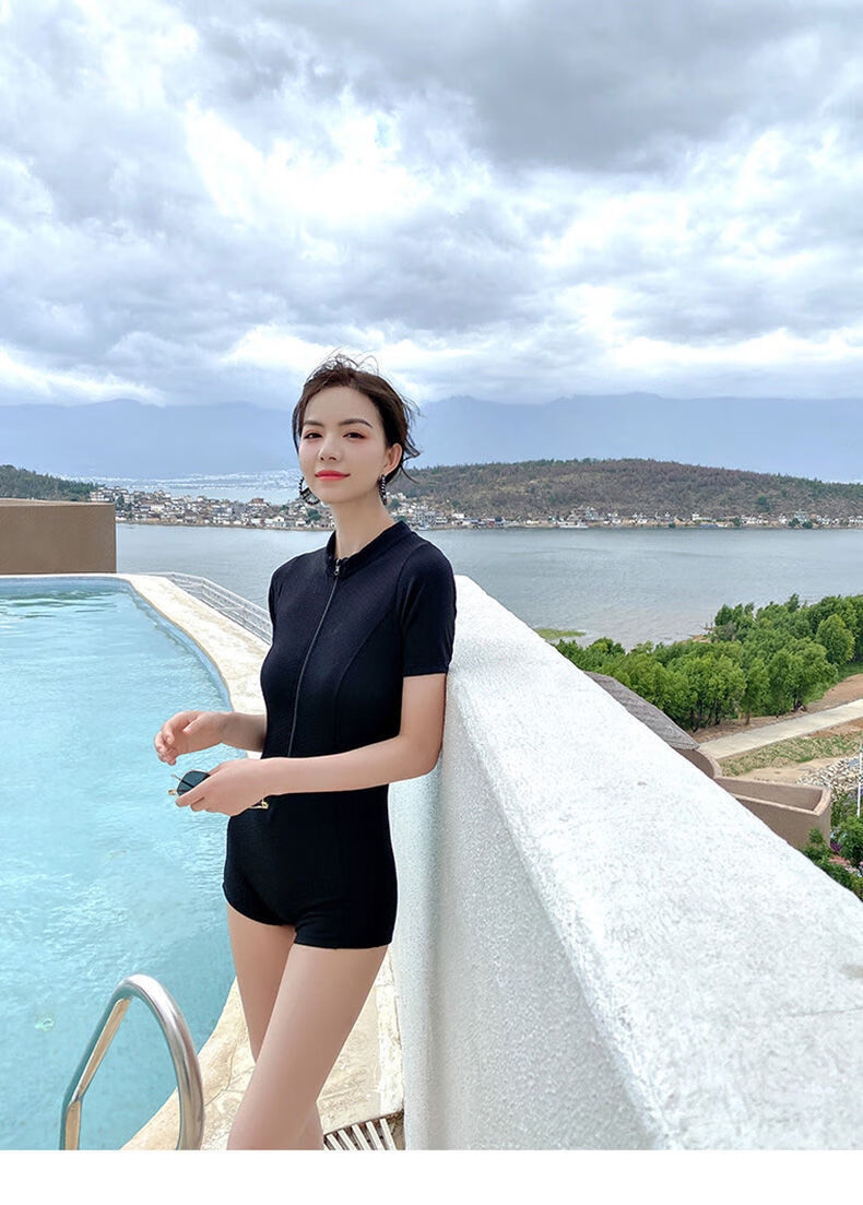 巾语泳衣女22休闲风游泳衣女连体泡温泉保守学生上课遮肚显瘦初中生