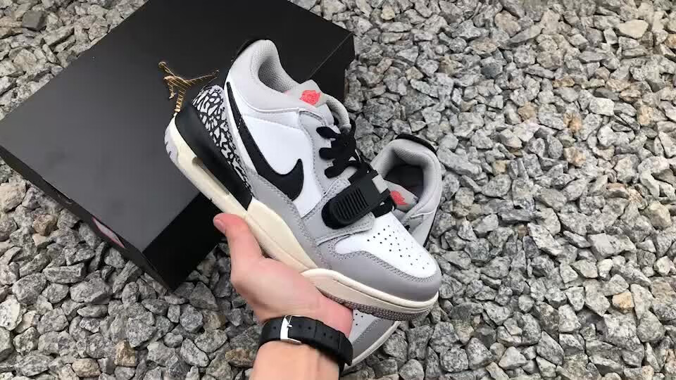 旗舰aj32 篮球鞋低帮男鞋白灰湖人芝加哥樱花粉女鞋运动鞋鞋 aj32 高