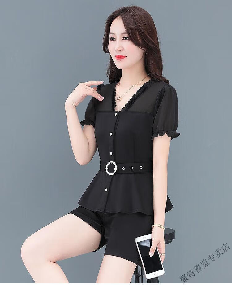 9832363cabc2d28a.jpg' style=