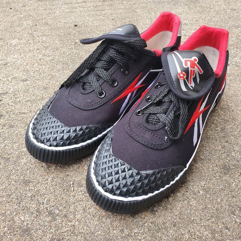 拔河团体团队专用比赛训练鞋牛筋底摩擦锻炼运动帆布鞋男女鞋黑红鲁泰