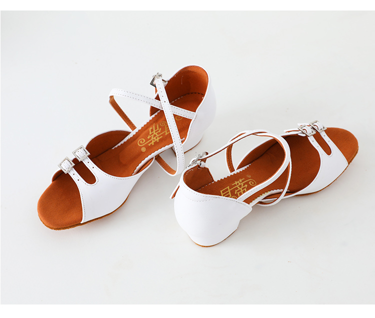 贝 蒂少儿拉丁舞鞋新款儿童女孩软底舞蹈鞋专业考级练功鞋贝蒂247