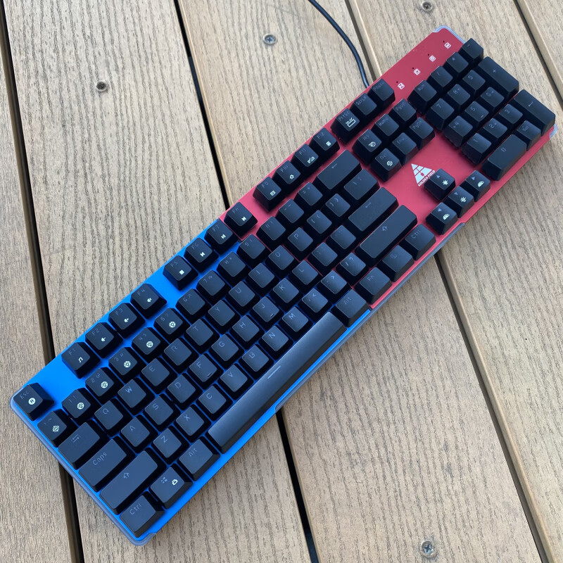 工厂库存处理品牌机械键盘 铝合金面板rgb灯光带 康腾特青轴 红轴