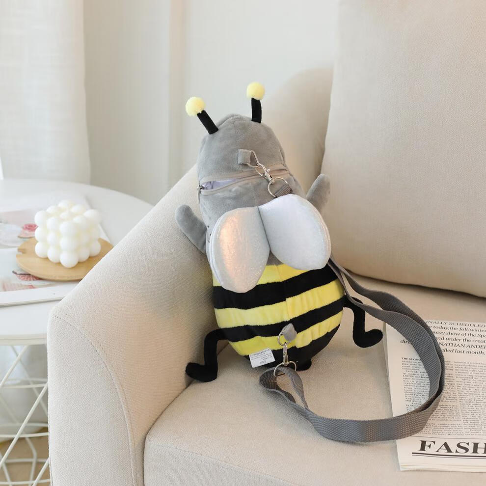鲨bee斜挎包新款网红蜜蜂鲨鱼公仔搞笑鲨bee毛绒背包新款男女朋友礼物
