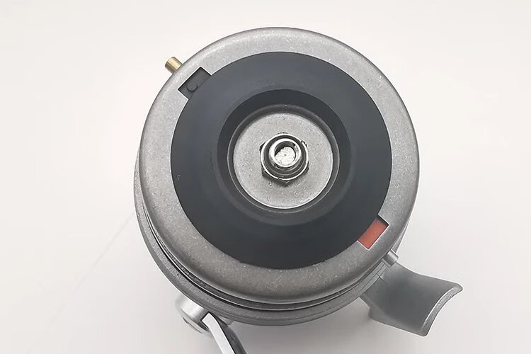 daiwa/达亿瓦/达瓦射鱼轮封闭式渔轮鱼镖轮轮傻瓜轮弹弓鱼轮 sc100a