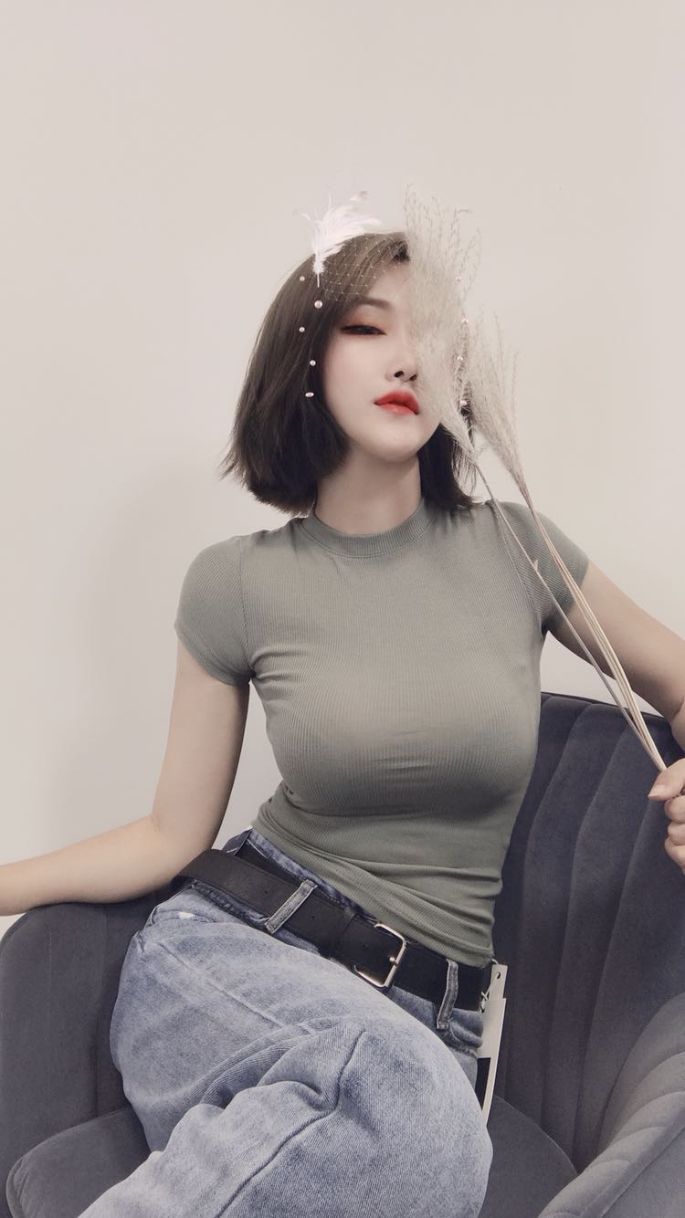 显胸大性感t恤体恤t恤血体夏季女轻薄螺纹高领短袖紧身洋气修身显瘦帅