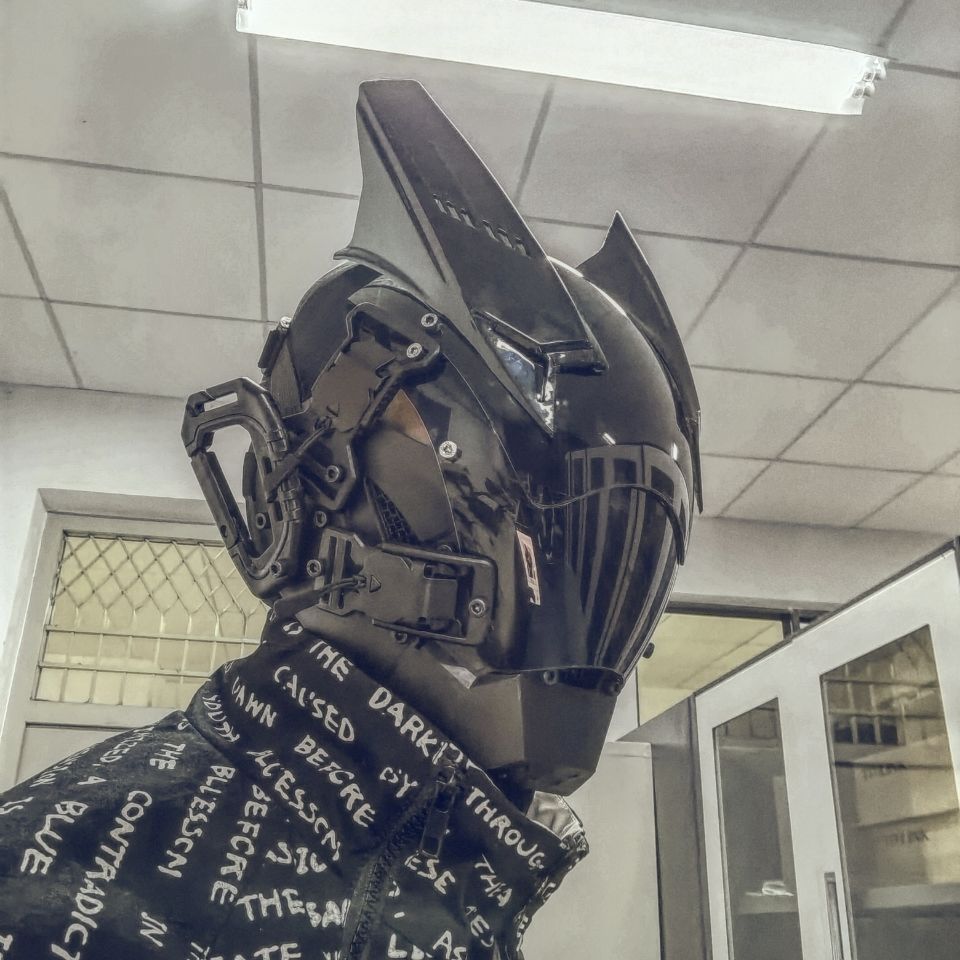 万代赛博朋克头盔面具机械飞升犄角四机翼圆灯挂坠网红抖音直播配置款