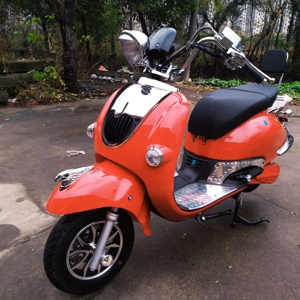 大龟王电动车成人复古网红锂电池外卖72v长跑王大黄峰电动摩托车湖水