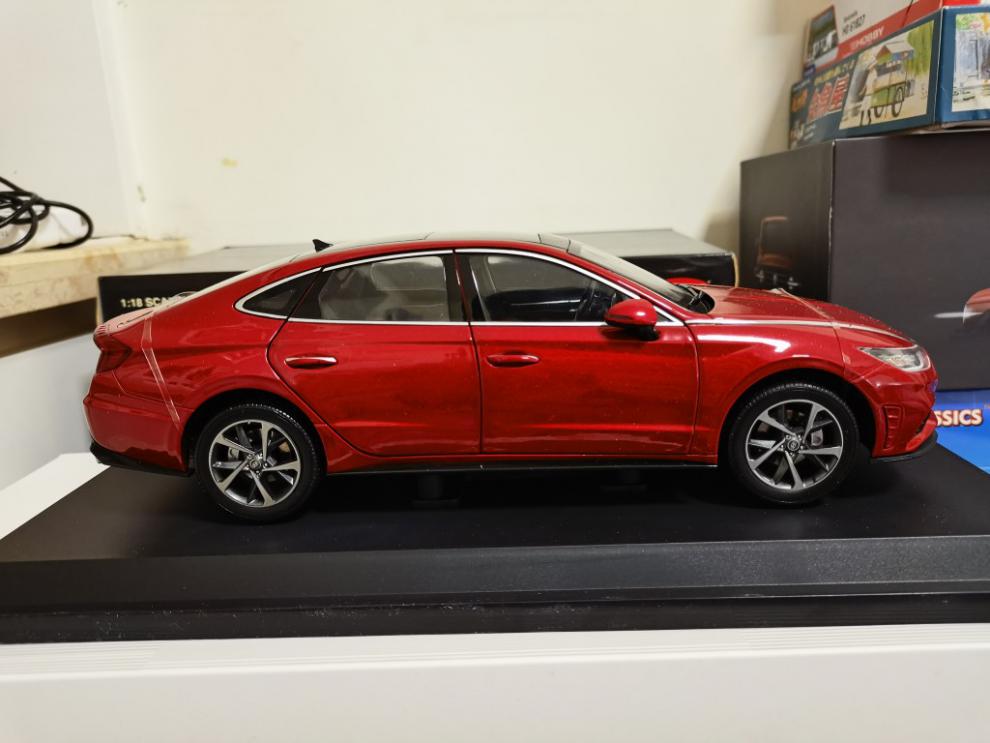 原厂北京现代第十代索纳塔车模1:18全新合金汽车模型 浅灰色【图片