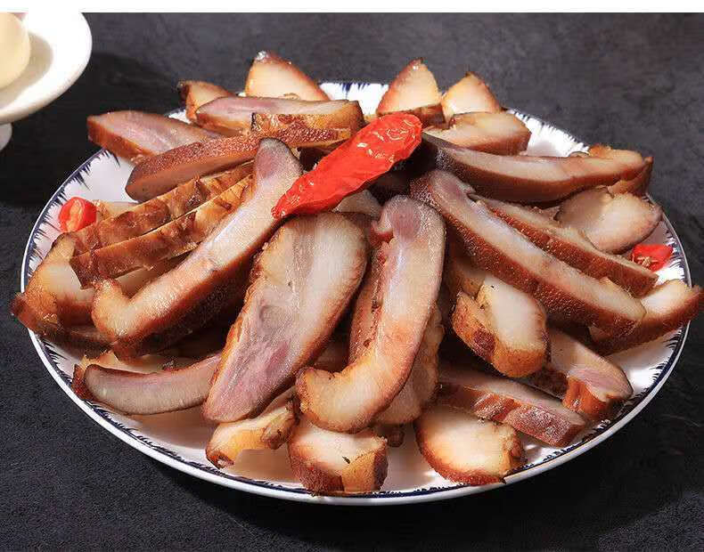 1个完整腊猪脸湖南特产猪头皮猪脸肉烟熏猪脸腊肉整只猪脸2斤左右