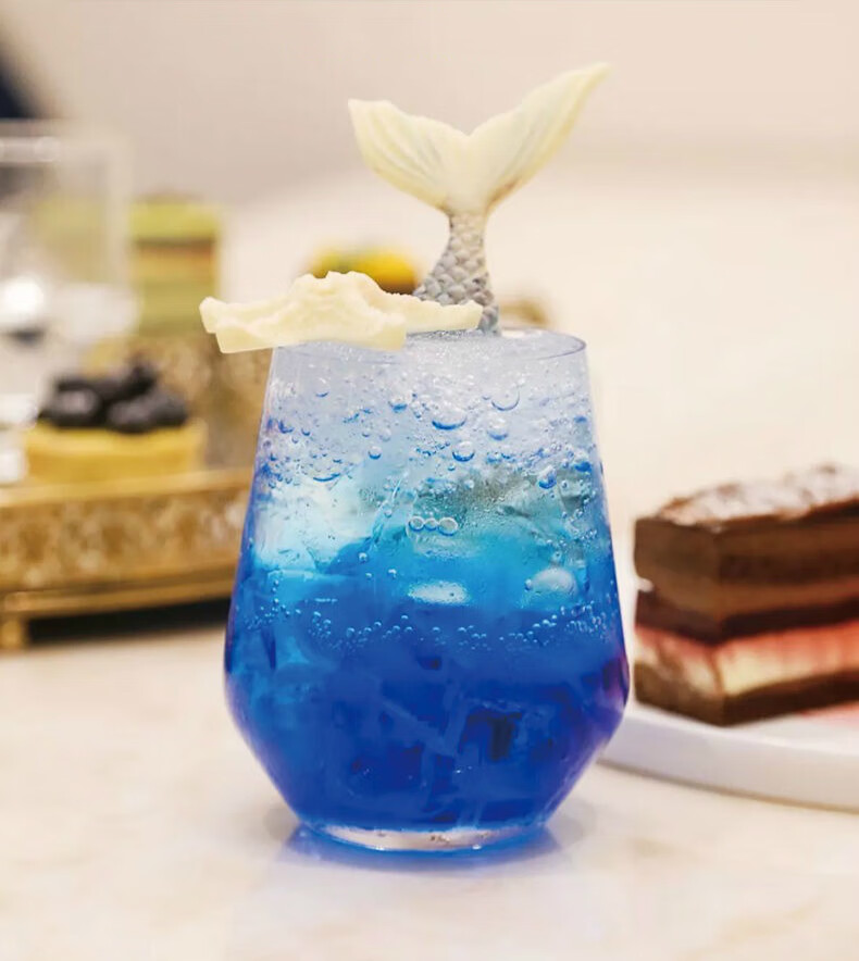 蓝柑糖浆苏打气泡水浓缩果汁饮料鸡尾酒蓝色星空柑橘果露酒吧饮品