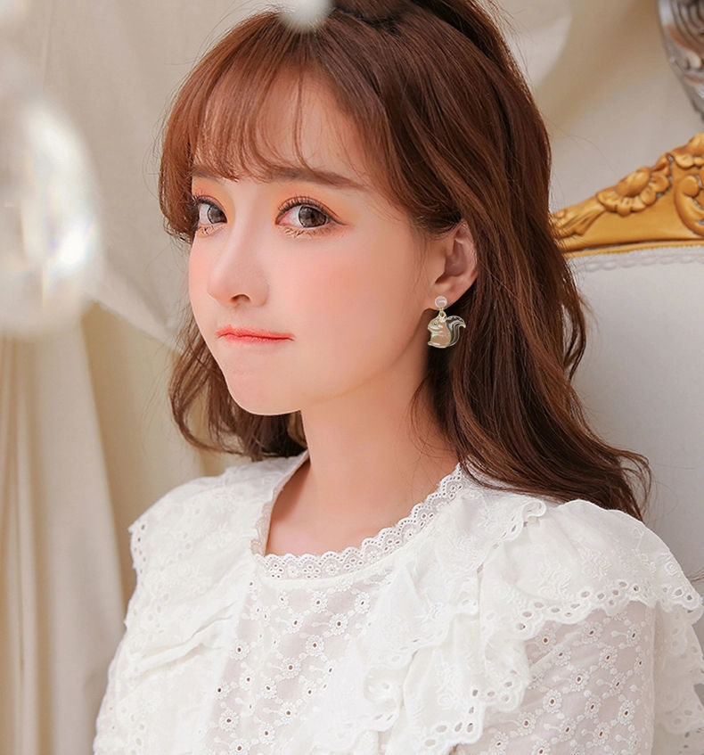 在逃公主耳环女学生韩版可爱简约不对称耳钉ins风高颜值银针耳饰不