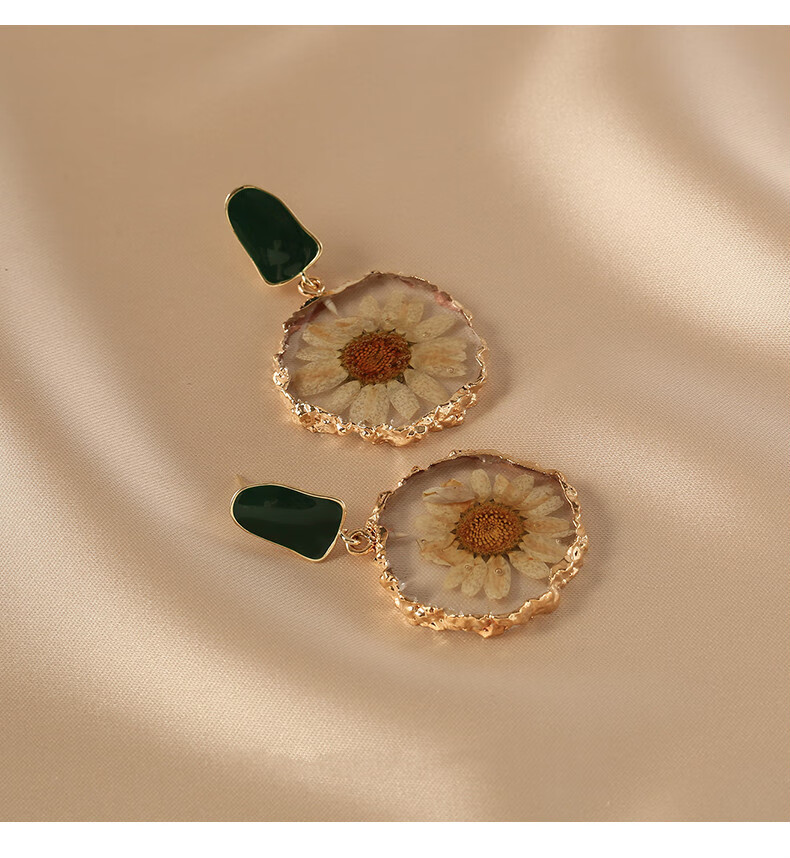 qiaoli小雏菊干花耳环感轻奢气质绿色耳饰女小众复古森系耳坠绿滴釉