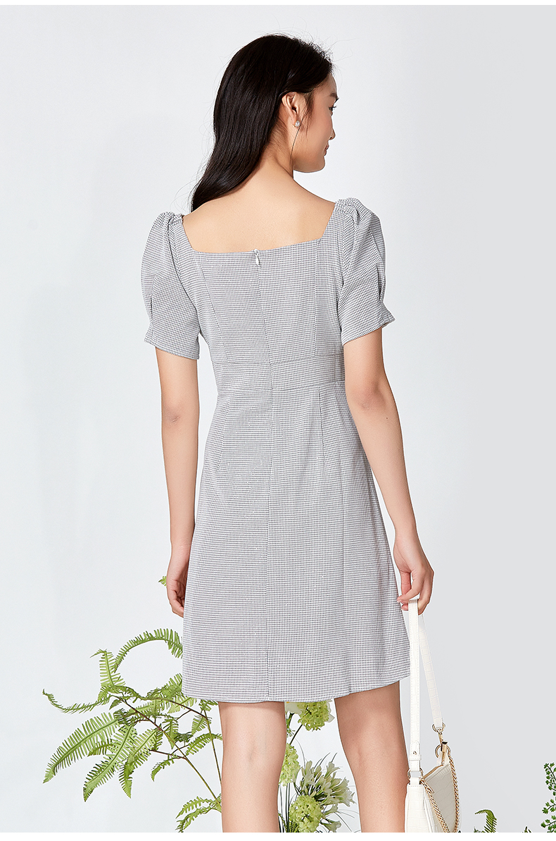 阿依莲2022年夏季新款优雅闪钻短袖方领连衣裙简约高腰短款裙子 柔雾