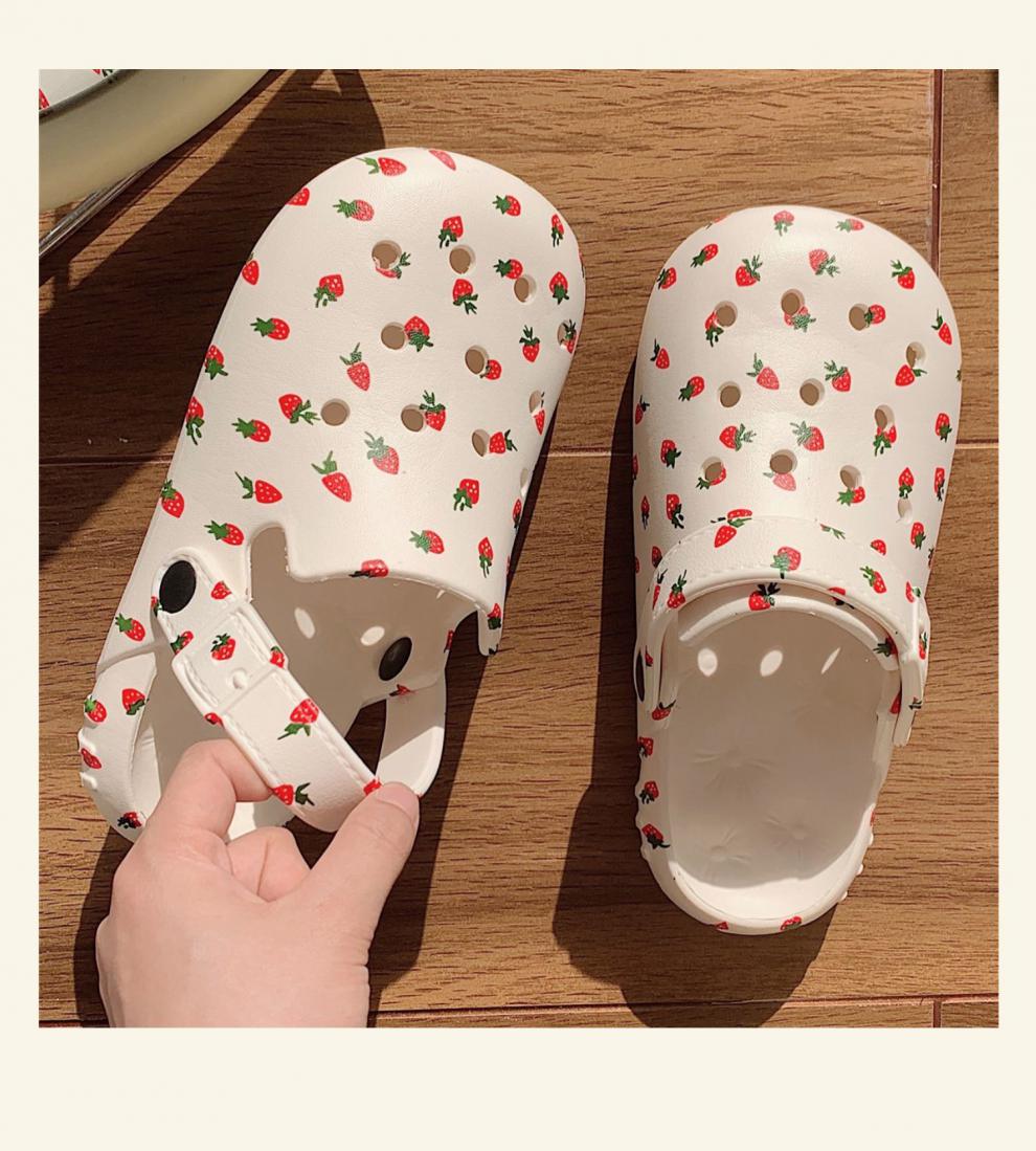 细细条少女心甜美草莓洞洞鞋女夏清纯学生外穿防滑eva包头凉拖鞋白色