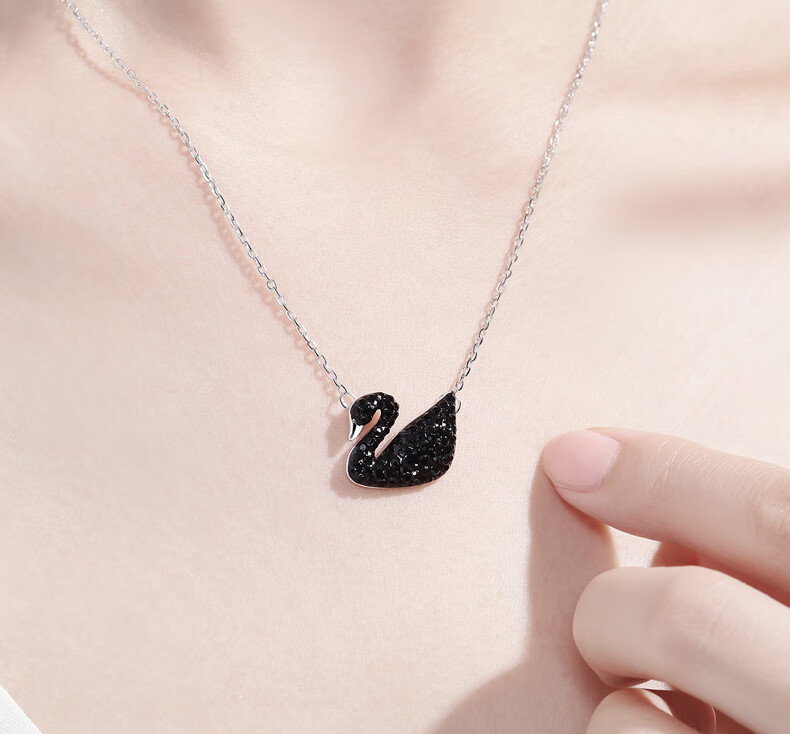 ck施华洛世奇锆轻奢定制999银黑天鹅项链女锁骨链小天鹅吊坠生日礼品