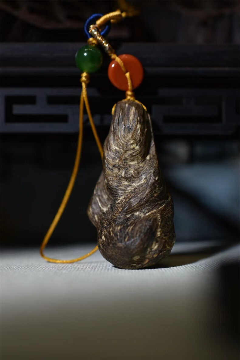 古珍 见沁越南芽庄黑油沉香随形瘤疤男女款手机挂件包挂把件手腕件送