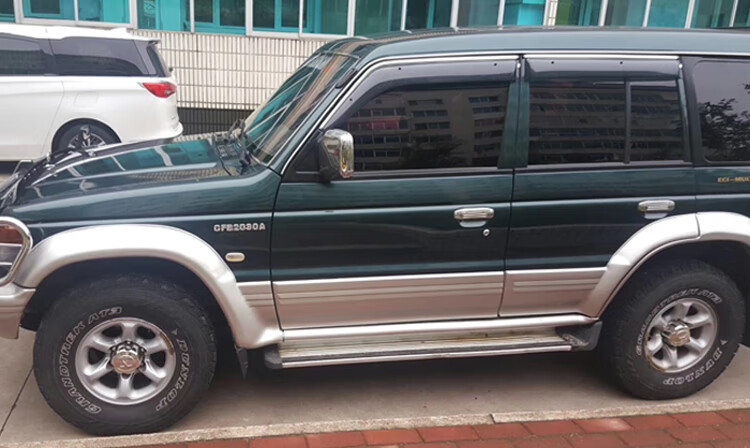 巡车汇三菱v31雨挡v32v33v46v73猎豹2030奇兵6470黑金刚q6雨眉车窗雨