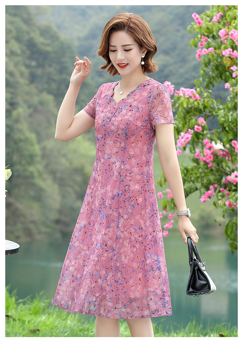 到膝盖的连衣裙妈妈夏装雪纺碎花中年妇女装气质40岁50中老年洋气网纱