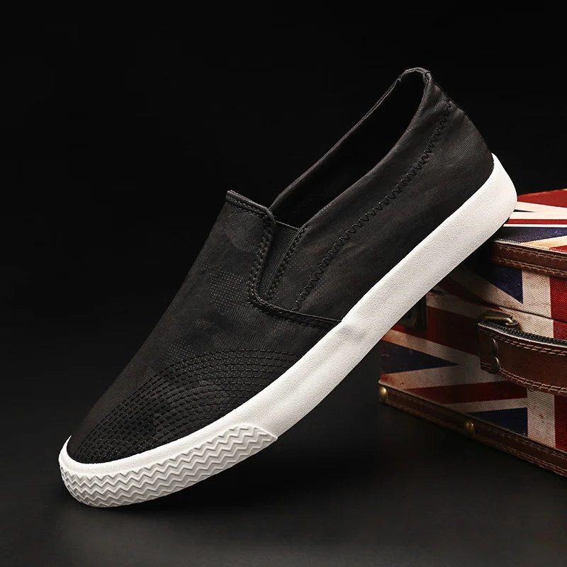 Jingdong preferred canvas shoes men's 2019 spring new low-top slip-on soft bottom breathable casual cloth shoes Korean version of the trendy men's shoes SN7379 black and white 38