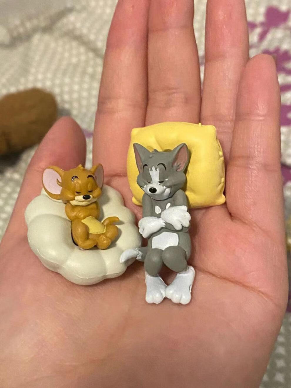不舍天真盲盒猫和老鼠睡觉汤姆杰瑞汽车摆件玩偶桌面摆件模型模型玩具
