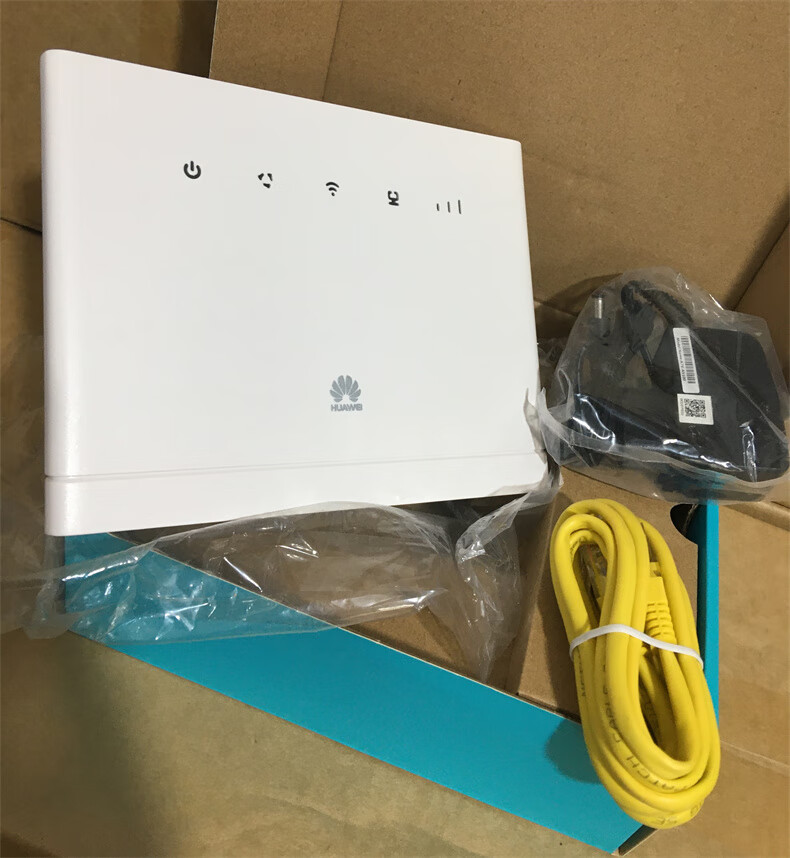 华为b315s-936三网4g通无线路由器插卡宽带两用千兆cpe路由器 白色b31