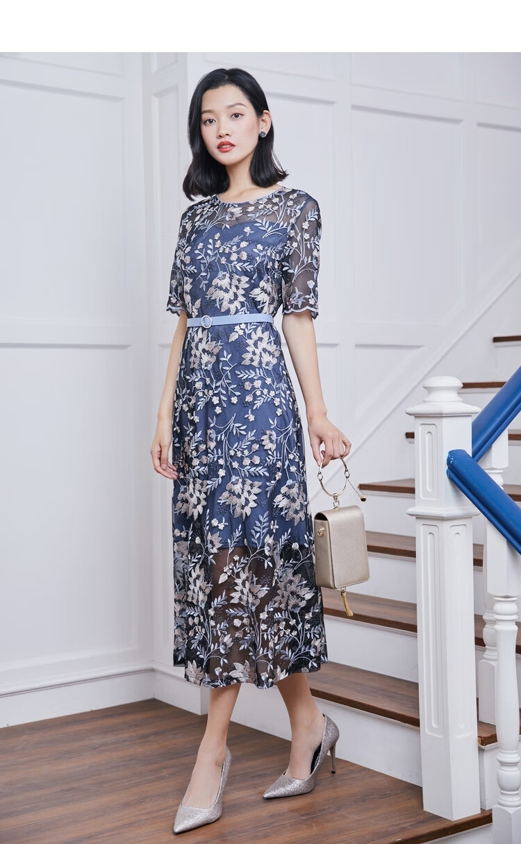 娜尔思轻奢精纺刺绣贵夫人连衣裙夏季新款气质礼服宴会中长裙灰群青色