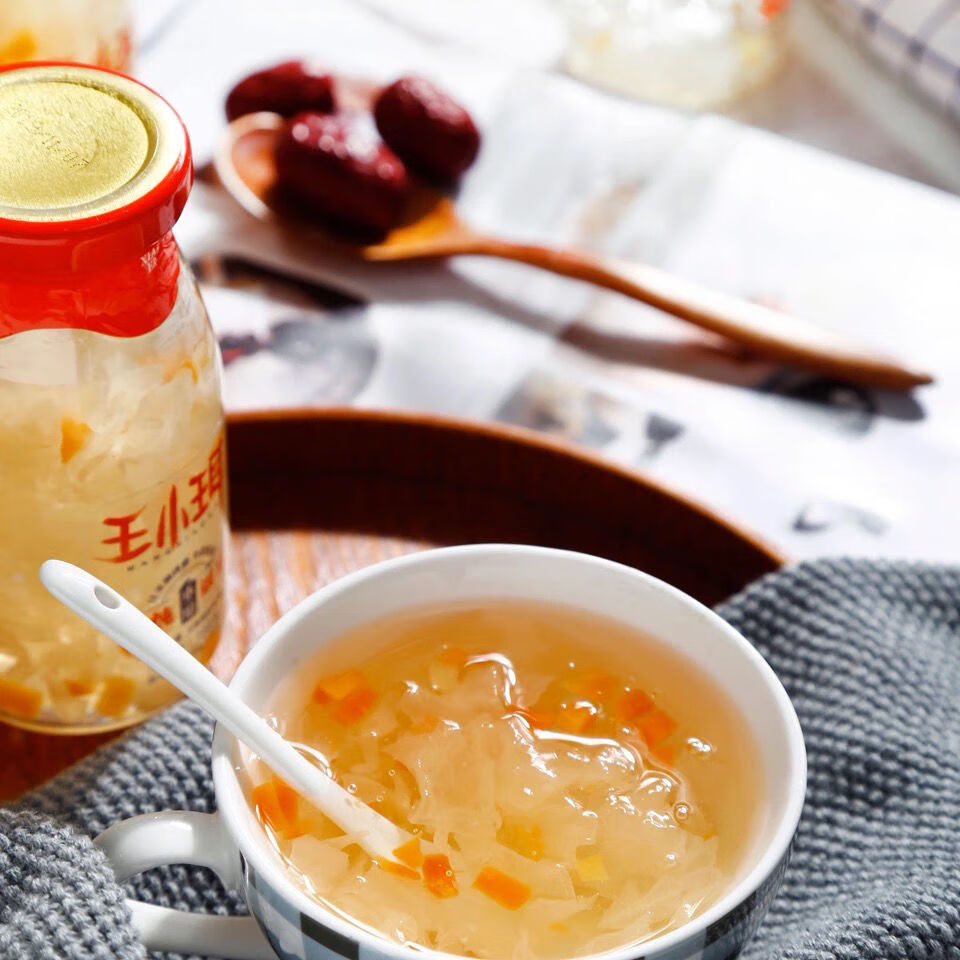 小珥鲜炖银耳羹98g6瓶装小饵红枣枸杞速食银耳炖品即食甜品原味98g6瓶