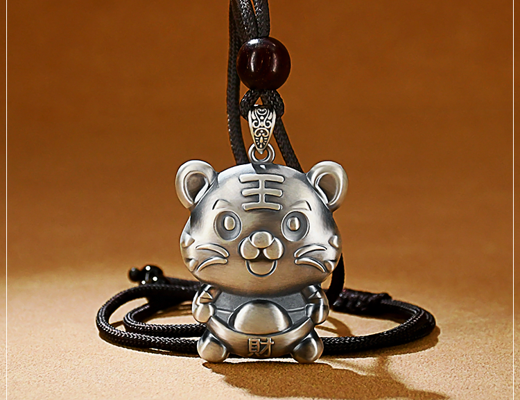 春夏百搭缘诗芸999足银生肖虎吊坠男女儿童本命年老虎足银饰项链小