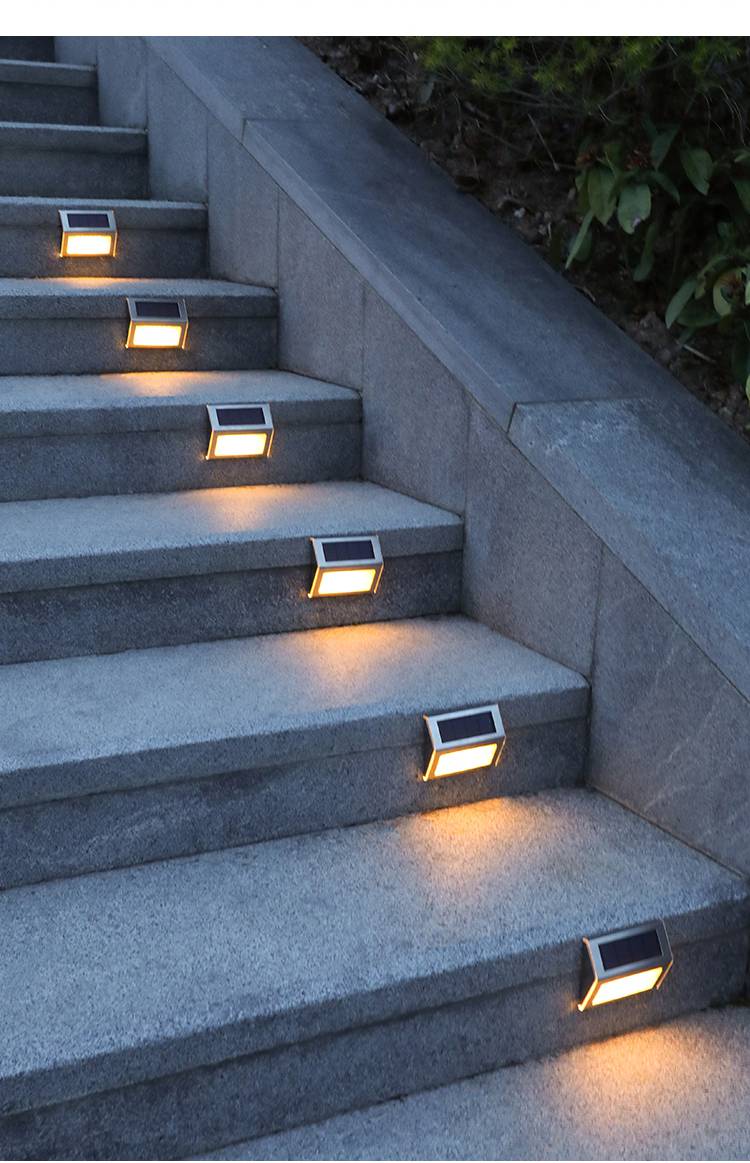 太阳能台阶灯户外防水家用庭院灯花园布置装饰灯铝合金室外楼梯灯八只