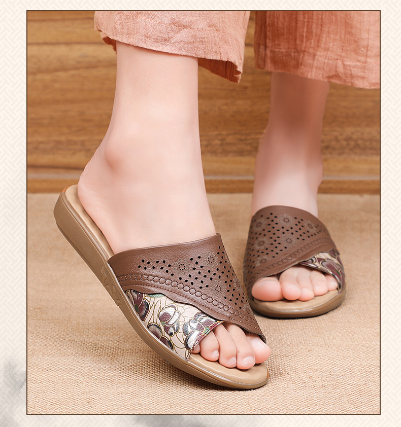 防滑拖鞋老人妈妈凉拖鞋夏季新款牛筋底防滑老人凉拖真皮软底镂空中