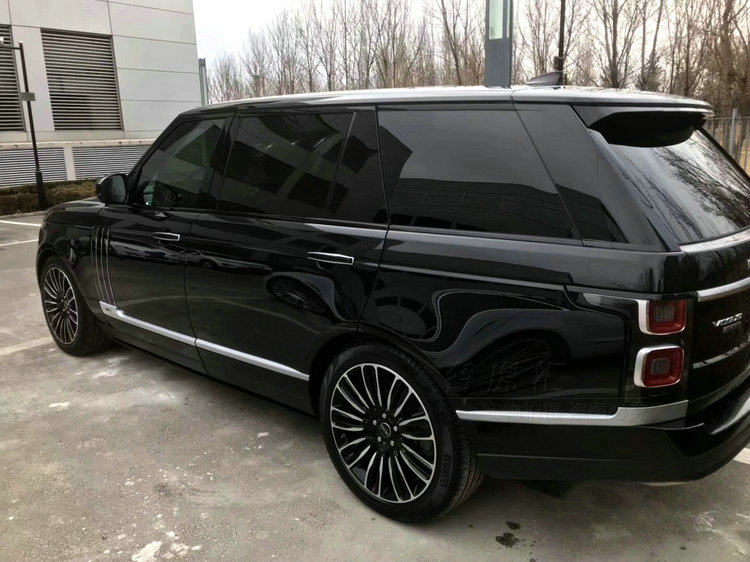 适用于路虎揽胜行政版鲨鱼鳍1321行政鲨鱼腮鳃网前后杠车门尾门饰条亮