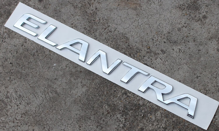 适配现代索八悦动朗动名图瑞纳伊兰特字标车标英文字母标志贴尾标